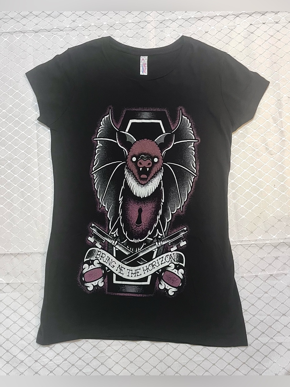 Bring Me The Horizon Black & Mauve Emo Scene Graphic Band Tee Y2K (LIKE-NEW)